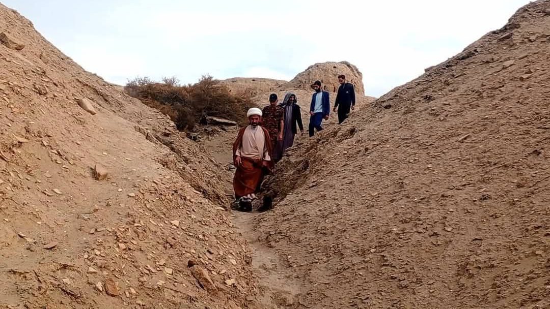 وآثار