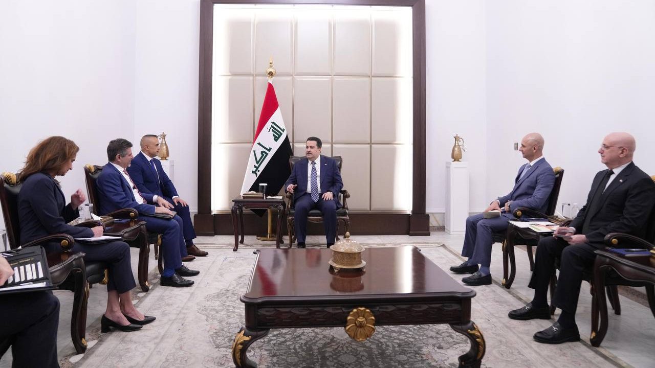 القائم بالأعمال الأمريكي