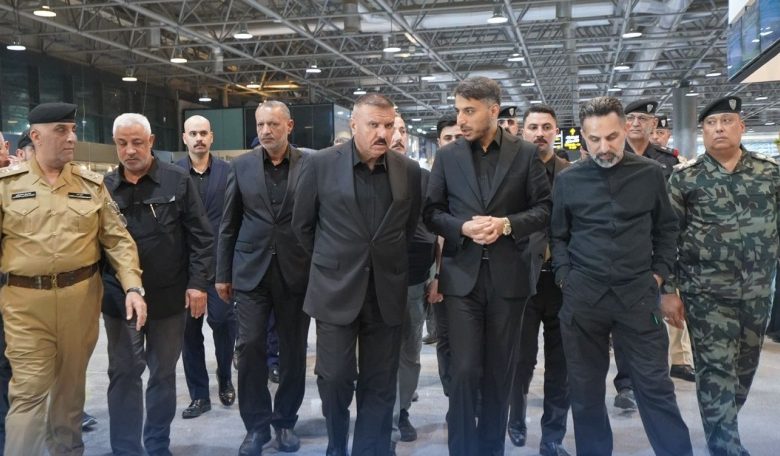 وزير الداخلية يصل الى مطار النجف