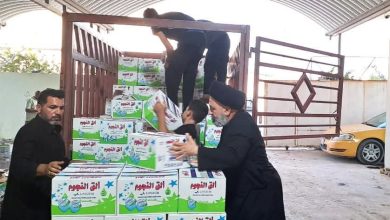 "كرم السجاد" توزع أكثر من 1000 كرتون مياه ومواد غذائية لمواكب الزائرين في الديوانية