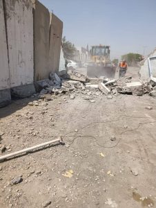 عمليات بغداد تفتتح طريق جديد وترفع عدد من الكتل الكونكريتية في جانب الكرخ