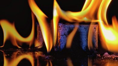 من البلاستيك