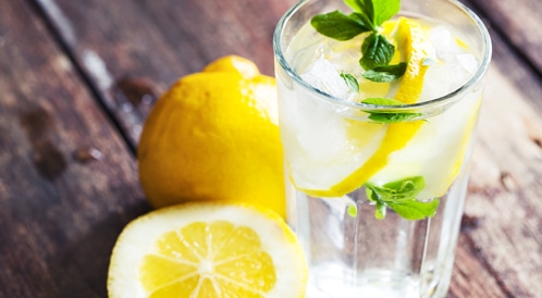 الماء بالليمون