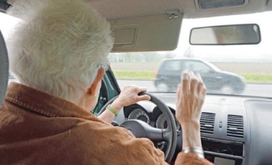 قيادة السيارة