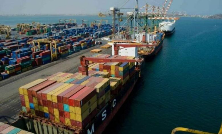 الموانئ التجارية