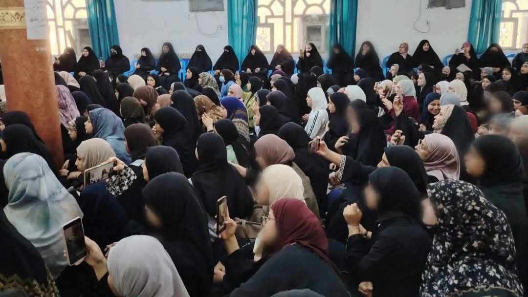 محفلاً دينياً