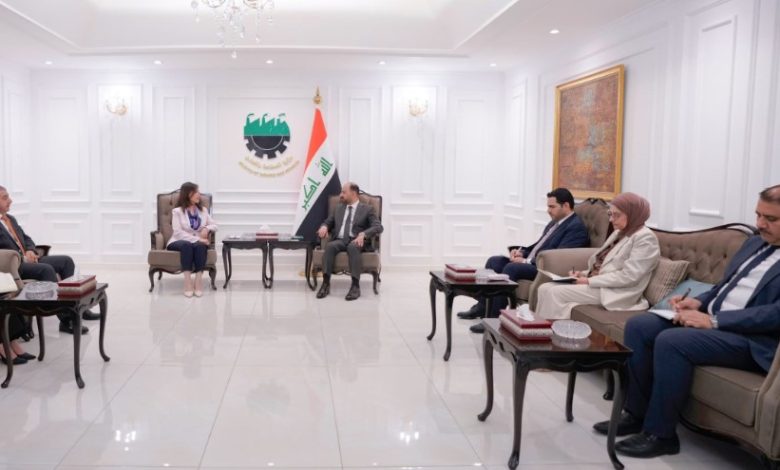 وزير الصناعة